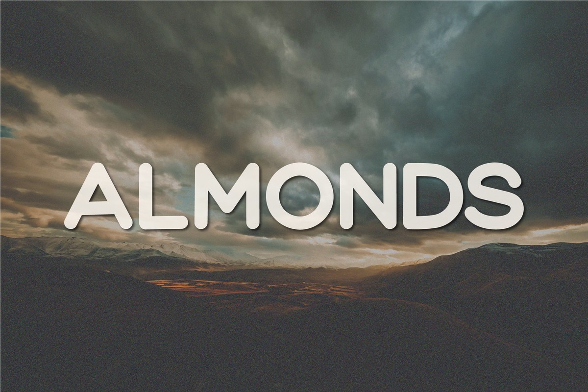 Пример шрифта Almonds