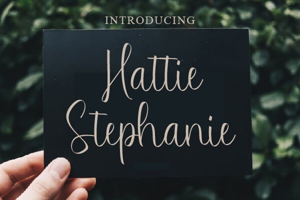 Пример шрифта Hattie Stephanie